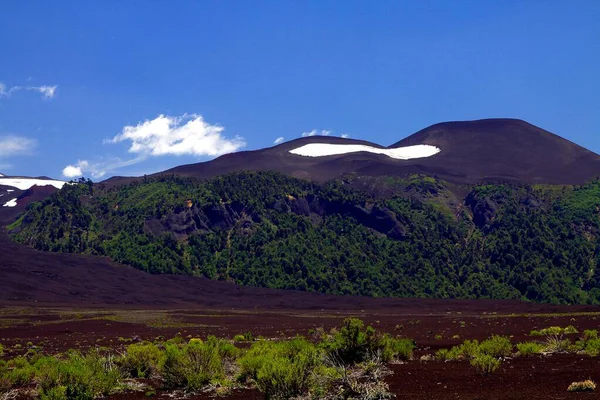 View Wide Field Volcanic Lava Ash Peak Black Volcano Llaima — Stock Photo, Image