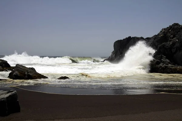 Cobquecura Piedra Loberia Şili Deki Pasifik Kıyılarındaki Uzak Siyah Lav — Stok fotoğraf