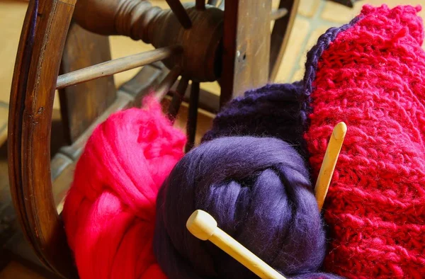 Closeup Knitted Colorful Purple Pink Blanket Ball Raw Merino Wool — Stock Photo, Image