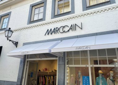 Marc Cain; merkez; tasarımcı; moda; Hollanda; outlet; roermond; ürünler; aksesuarlar; markalar; marka; iş; zincir; şehir; kıyafet; şirket; tasarım; görünüm; Avrupa; kumaş; dış görünüş; ayakkabı; simge; simge; simge; logo; harfler;