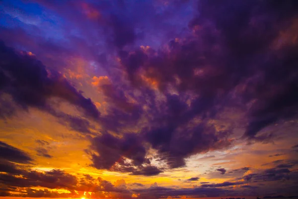Brandende Apocalyptische Hemel Bij Zonsondergang Tropisch Eiland — Stockfoto