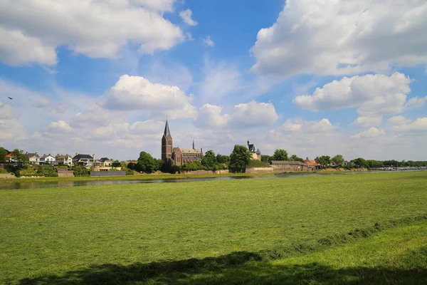 Uitzicht Vanaf Beesel Groen Landbouwveld Rivier Maas Met Boot Middeleeuwse — Stockfoto