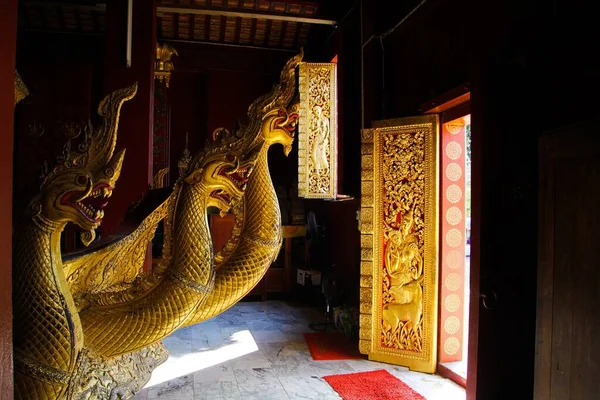 Luang Prabang Wat Xieng Thong Laos December 2017 Dragon Statues — Stock Photo, Image