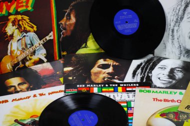 VERSEN, ALMANY - 1 MAYIS. 2019: Bob Marley Plak Koleksiyonu