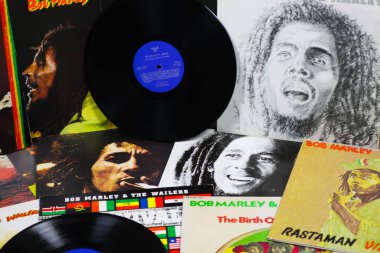 VERSEN, ALMANY - 1 MAYIS. 2019: Bob Marley Plak Koleksiyonu