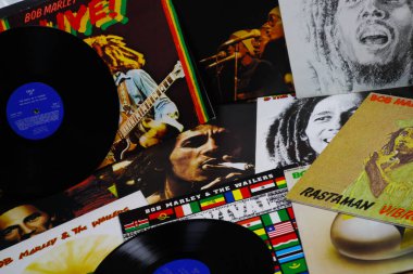 VERSEN, ALMANY - 1 MAYIS. 2019: Bob Marley Plak Koleksiyonu