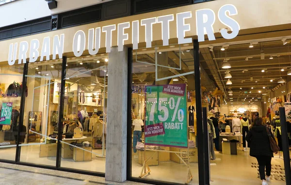 Оберхаузен Германия Февраля 2020 Вид Вход Магазин Одежды Urban Outfitters — стоковое фото