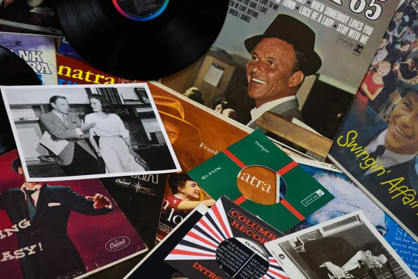 마르크 2019 View Frank Sinatra Vinyl Record Collection — 스톡 사진