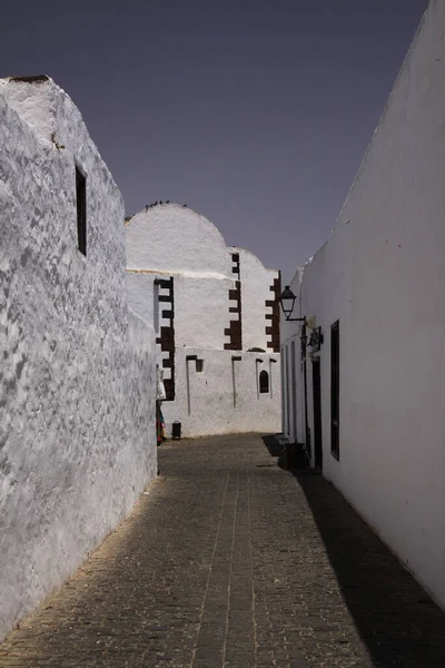 Teguise Lanzarote Juin 2019 Zicht Lege Steeg Met Witte Huizen — Stockfoto
