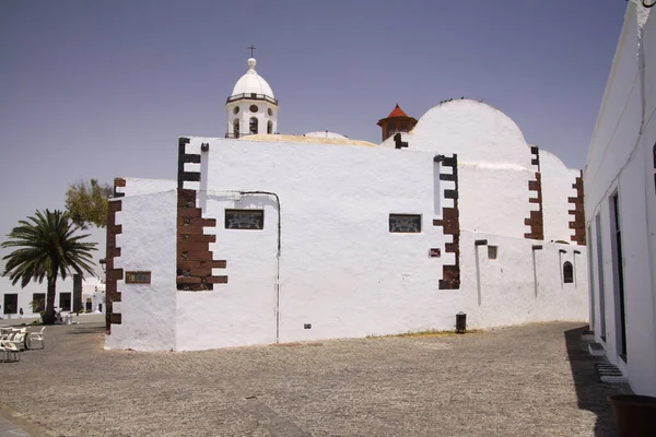 Teguise Lanzarote Juin 2019 전통적 화이트 하우스 정면의 바라봄 — 스톡 사진