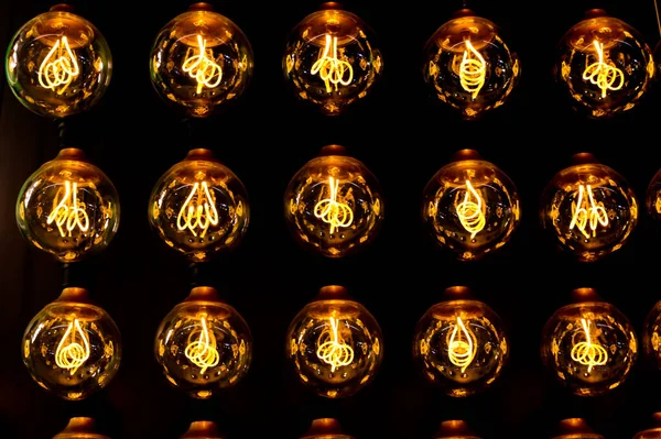Grupo Isolado Ouro Amarelo Brilhando Lâmpadas Retro Clássico Fileiras Com — Fotografia de Stock