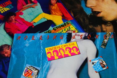 Viersen, Almanya - 3. Ocak 2020: The Rolling Stones grubunun plak koleksiyonunu kapatın
