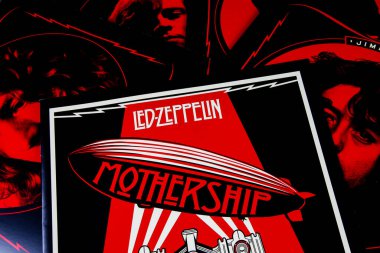 Viersen, Almanya - 6 Ocak. 2020: Led Zeppelin grubu plak koleksiyonunu kapsıyor