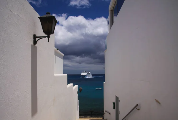 Playa Blanca Lanzarote Czerwca 2019 Widok Wzdłuż Białych Ścian Domu — Zdjęcie stockowe