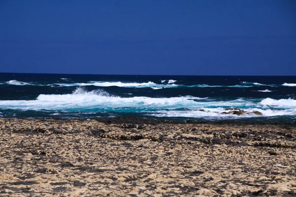 Cotillo Faro Del Toston Panoramisch Uitzicht Rotsachtige Ruwe Kustlijn Met — Stockfoto