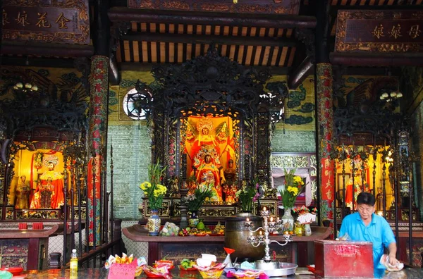 Chi Minh Vietnam Janvier 2015 Vue Intérieur Coloré Lumineux Temple — Photo