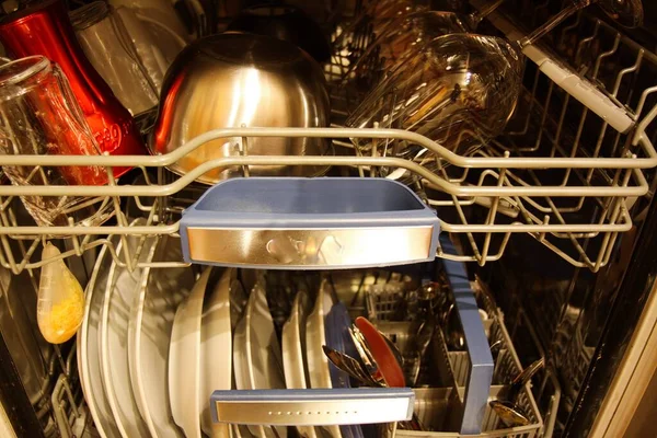 Вьерзен Германия Август 2019 Вид Посудомоечную Машину Чистой Посудой — стоковое фото