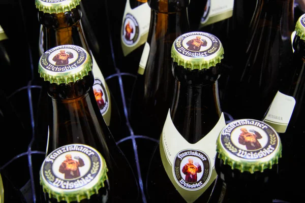 Вірсен Німеччина Серпня 2019 Закриття Пляшок Пшеничного Пива Францісканера Weissbier — стокове фото