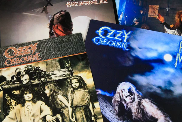 VİERSEN, Almanya - 22 AĞUSTOS. 2019: Ozzy Osbourne Vinil Plak Koleksiyonu