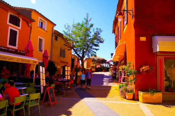 Rosellón Provenza Francia Octubre 2019 Vista Sobre Plaza Con Restaurante — Foto de Stock