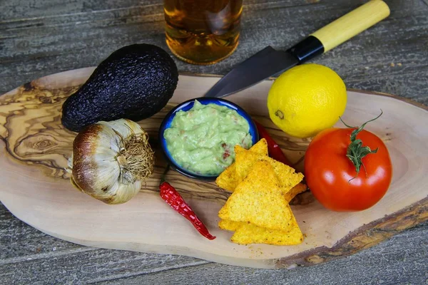 Ingredientes Para Dip Guacamole Aguacate Cítricos Tomate Ajo Chiles Cuchillo — Foto de Stock