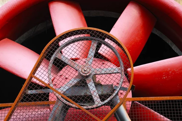 Landschaftspark Duisburg Allemagne Gros Plan Turbine Rouge Avec Courroie Entraînement — Photo