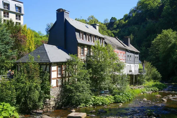 Monschau Allemagne Eifel Juillet 2020 Vue Sur Rivière Avec Maisons — Photo