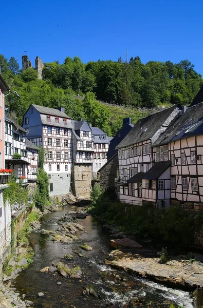 Monschau Allemagne Eifel Juillet 2020 Vue Sur Rivière Avec Maisons — Photo