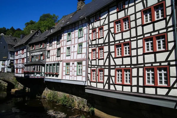 Monschau Germany Eifel Липня 2020 Вид Річку Дерев Яними Рамовими — стокове фото