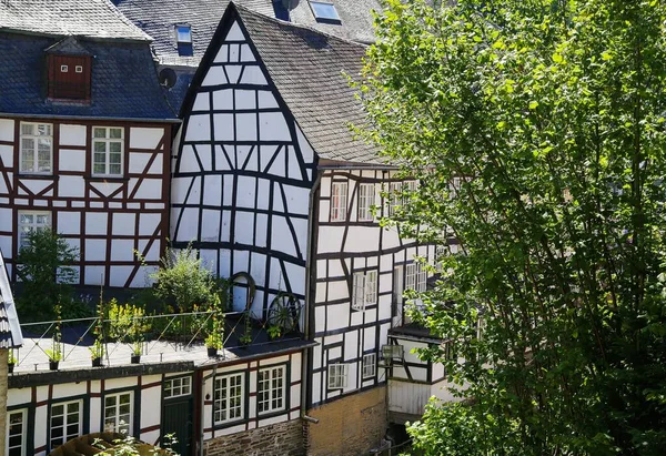 Monschau Allemagne Eifel Juillet 2020 Vue Sur Rivière Avec Maisons — Photo