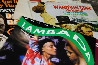 Viersen, Almanya - 9 Temmuz. 2020: 1989 'dan beri izole edilmiş Kaoma Lambada tek plak kapağı