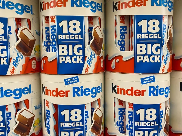 Viersen Alemania Julio 2020 Ver Pila Kinder Riegel Cajas Chocolate — Foto de Stock