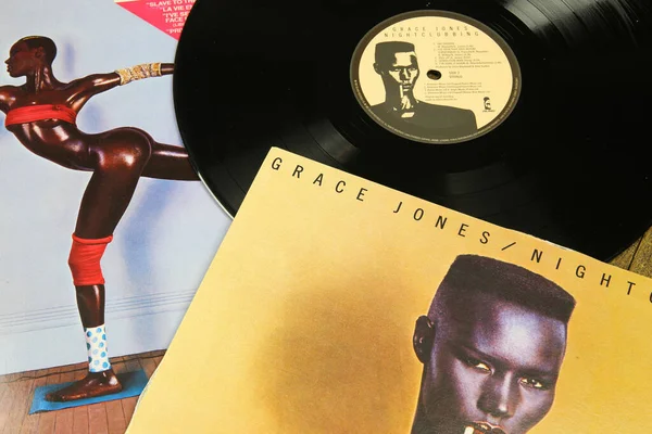 Офесен Германия Июля 2020 Close Isolated Grace Jones Vinyl Record — стоковое фото