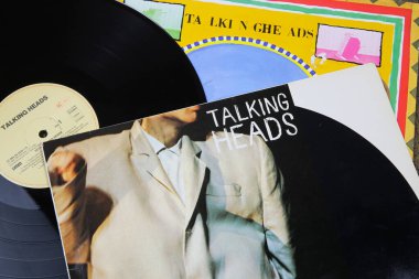 Viersen, Almanya - 9 Temmuz. 2020: Talking Heads 'in yeni dalga vinil albüm kapağı kapağı