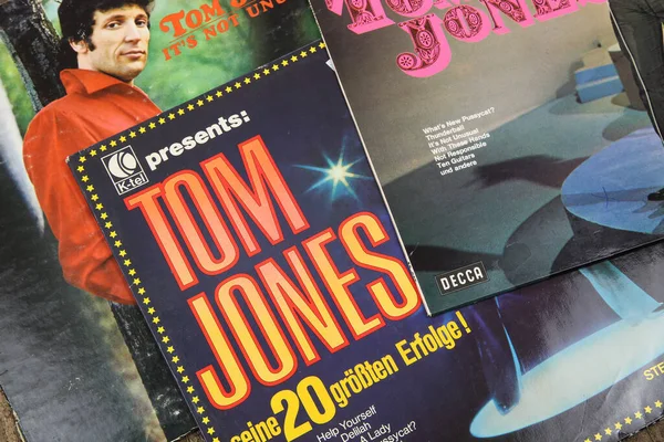Viersen Deutschland Juli 2020 Nahaufnahme Der Tom Jones Plattencover Sammlung — Stockfoto