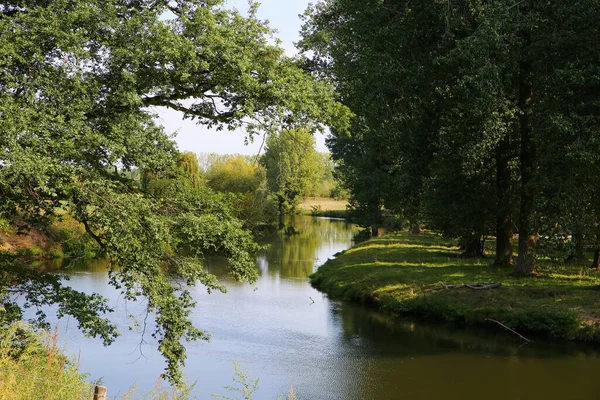 Vista Sobre Pasto Verde Rio Roer Perto Sint Odilienberg Holanda — Fotografia de Stock