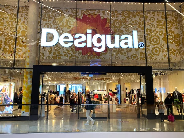Монченгладбах Германия Сентября 2020 Вид Фирменный Магазин Desigual Fashion Label — стоковое фото