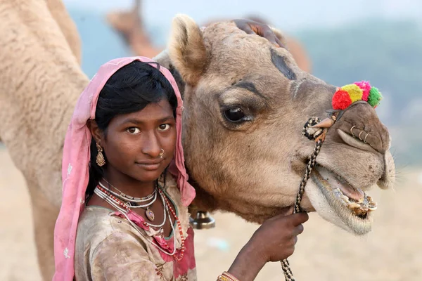 Pushkar Indien November 2018 Oidentifierade Tribal Gypsy Girl Pushkar Camel — Stockfoto