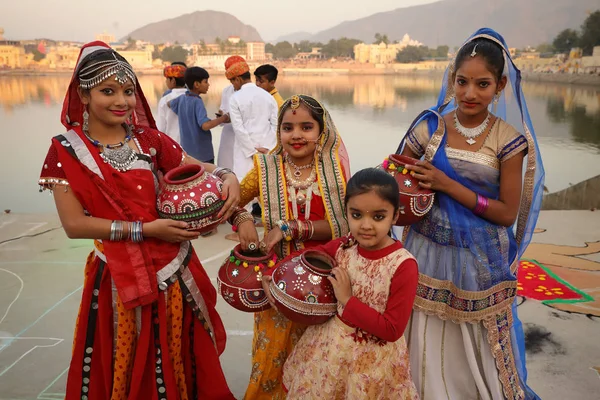 Pushkar Índia Novembro 2018 Meninas Não Identificadas Vestidos Tradicionais Daan — Fotografia de Stock