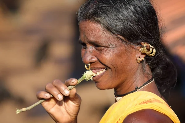 Koraput India Listopad 2019 Niezidentyfikowana Kobieta Plemienna Paraja Wiejskiej Wiosce — Zdjęcie stockowe
