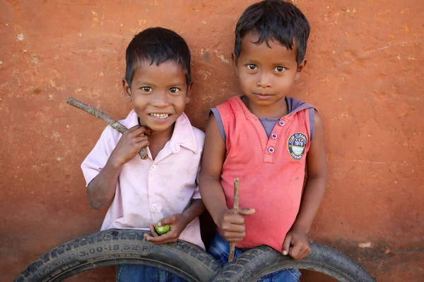 Koraput India Noviembre 2019 Niños Identificados Tribu Paraja Una Aldea —  Fotos de Stock