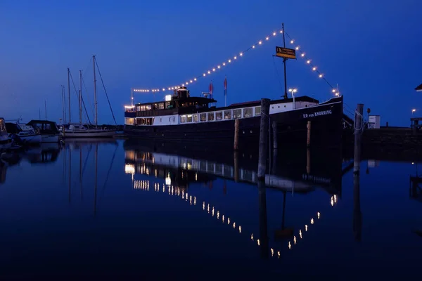 Mariehamn 2013年7月6日 平安险 Knorring Mariehamn 港的餐厅船7月晚 — 图库照片