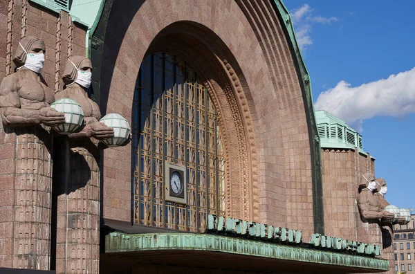 Helsinki Finlande Août 2020 Statues Emblématiques Hommes Pierre Côté Entrée — Photo