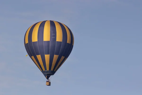 Balon Aer Cald Cer Albastru — Fotografie, imagine de stoc