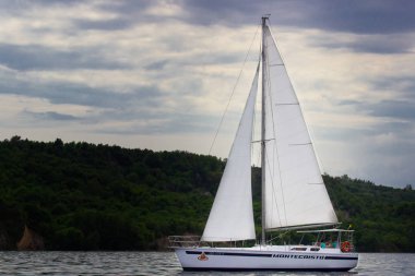 Cherkassy. Ukrayna. 9 Mayıs 2018. Nehirde Dnepr yat yarışı güzel.