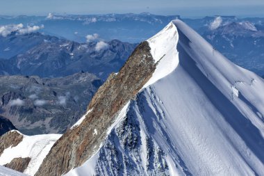 Alp Fransa dağın tepesine