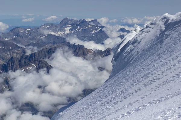 Montagnes Dans Les Alpes Avec Nuages — Photo