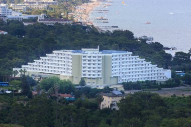 Beach Akdeniz sahilinde küçük tatil kasabası Göynük Kemer, Antalia riviera, Türkiye yakın