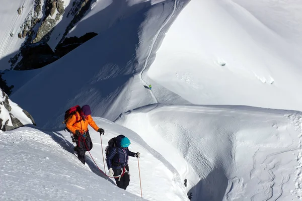 Grupp Klättrare Stiga Ned Från Berget Mont Blanc — Stockfoto