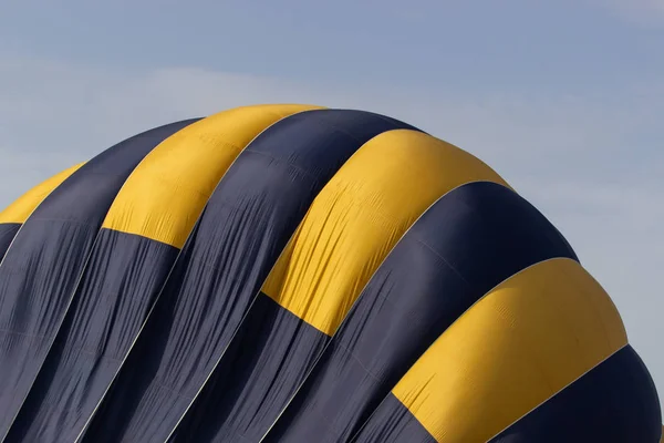 Pallone Aerostatico Colorato Che Vola Cielo Concetto Viaggio Trasporto Aereo — Foto Stock